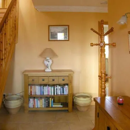 Scenic Estuary Way 3-bed In * Labasheeda