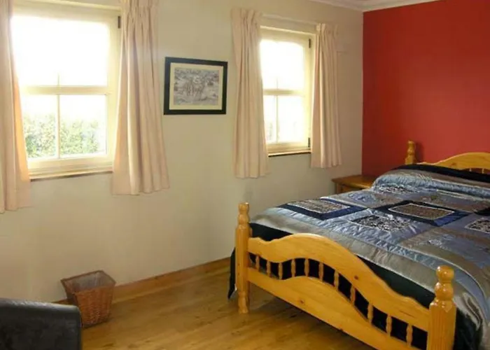 Scenic Estuary Way 3-bed In Nyaraló Labasheeda